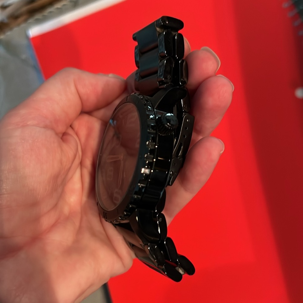 Toxic Watch - Picture 3 of 5